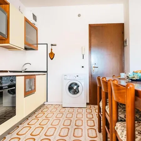 Beautiful And Well-equipped Flat For Four