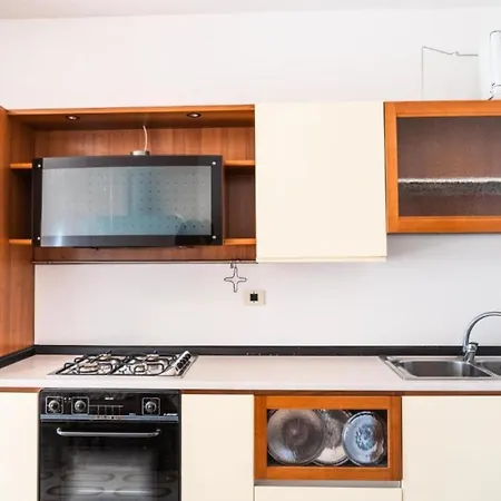 Beautiful And Well-equipped Flat For Four Apartment
