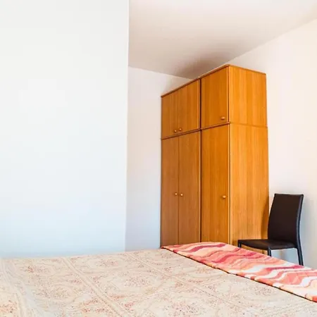 Beautiful And Well-equipped Flat For Four Apartment